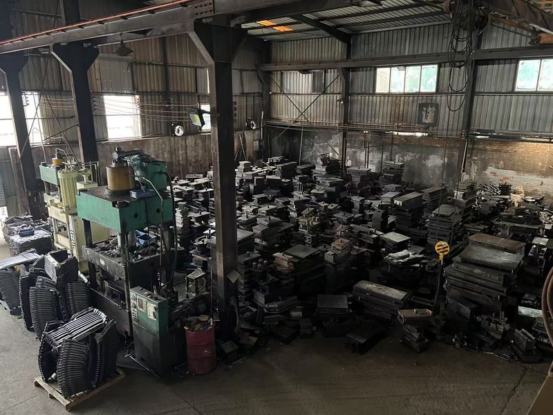 Yimi (Guangzhou) Automotive Parts Co, Ltd خط إنتاج المصنع