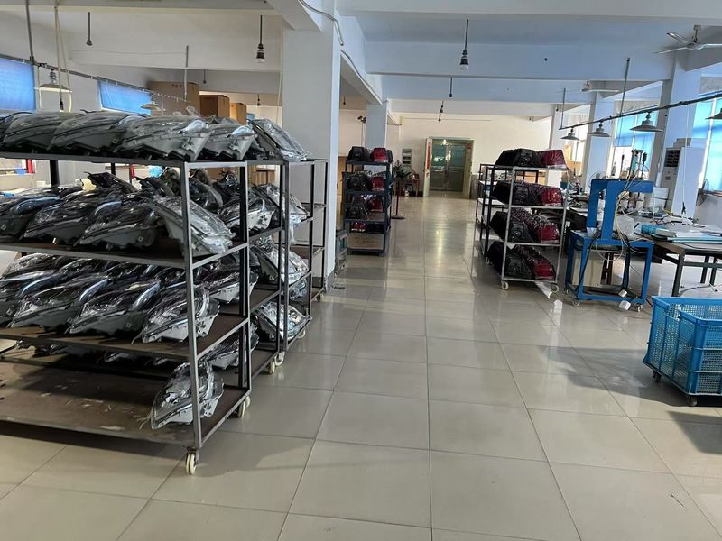 Yimi (Guangzhou) Automotive Parts Co, Ltd خط إنتاج المصنع